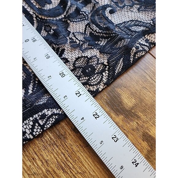 Liberty Love Top Size L black lace with beige underlay high neck cap sleeve y2k - Picture 3 of 8